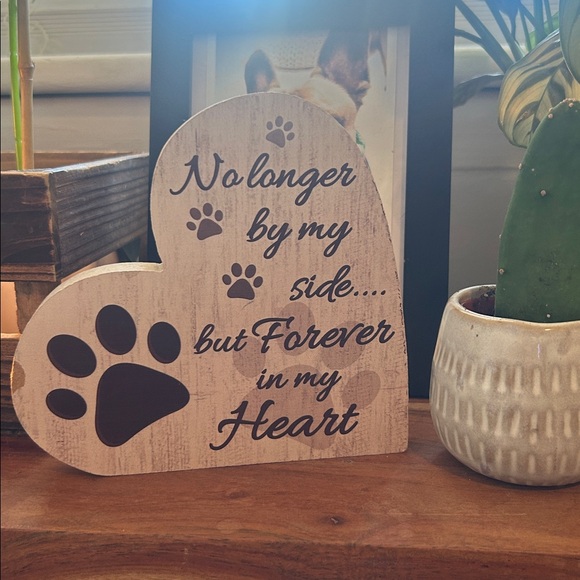 Heart and Stone Paw Print Decor - Picture 3 of 13